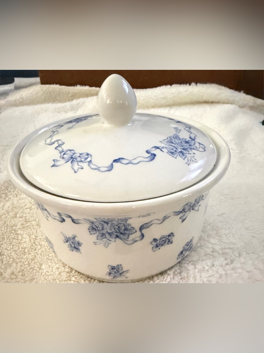 Laura Ashley White Ceramic lidded dish  blue flowers and bows